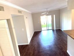 Picture of 160 SW 117Th Ter # 6104, Pembroke Pines, FL 33025