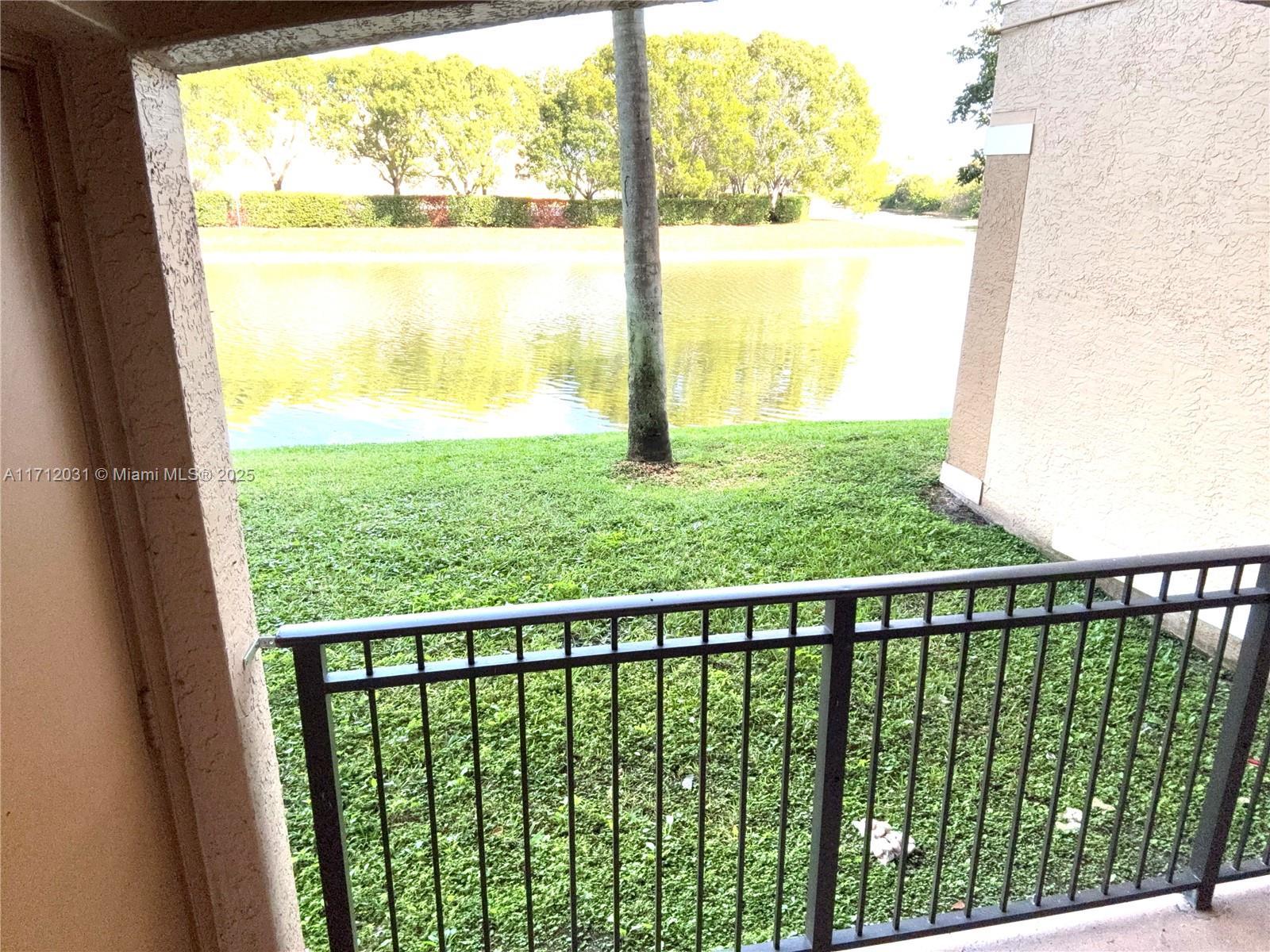 Picture of 160 SW 117Th Ter # 6104, Pembroke Pines, FL 33025