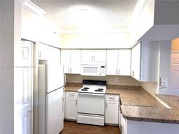 Picture of 160 SW 117Th Ter # 6104, Pembroke Pines, FL 33025