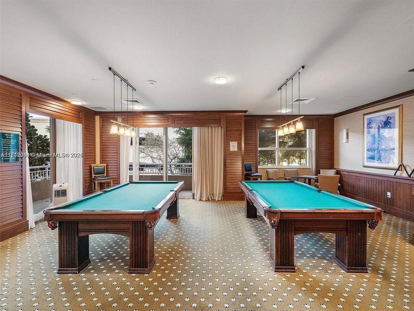 Picture of 19501 W Country Club Dr # 912, Aventura FL 33180