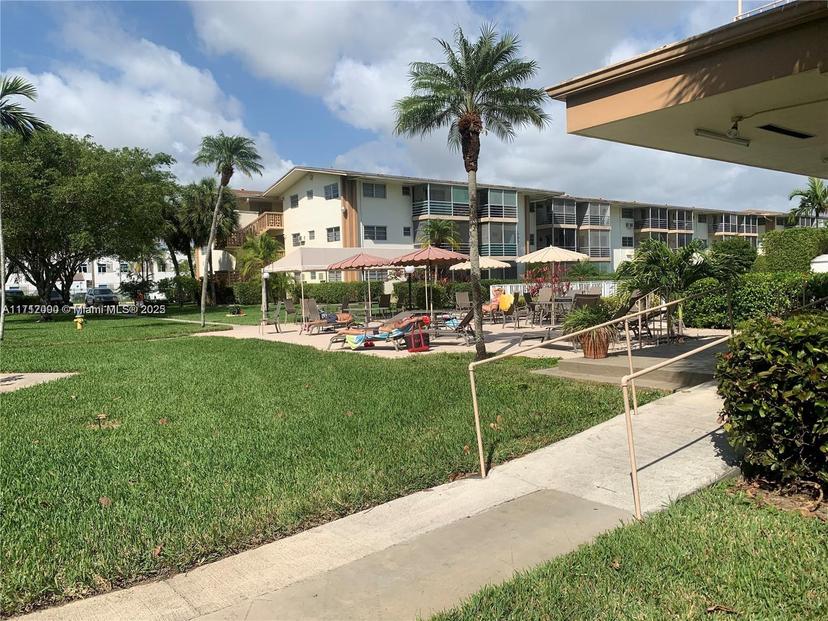 Picture of 1395 NE 167Th St # 209, Miami FL 33162