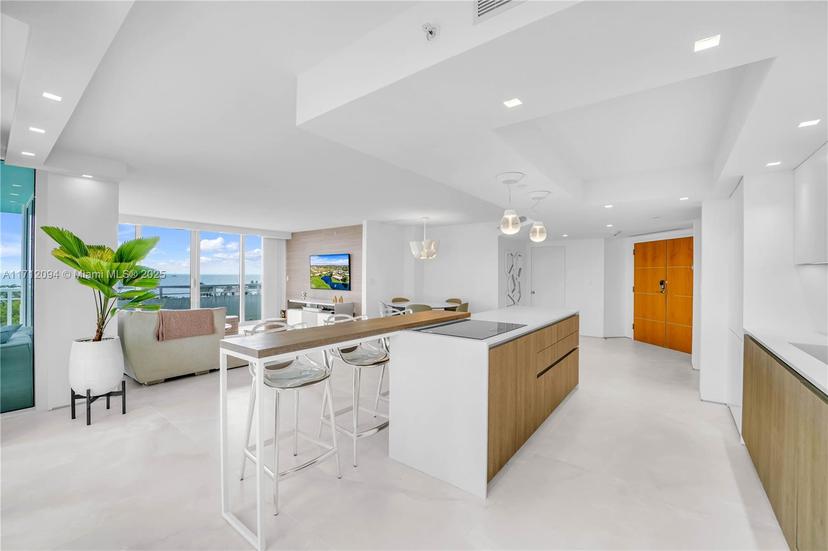 Picture of 400 S Pointe Dr # 604, Miami Beach FL 33139