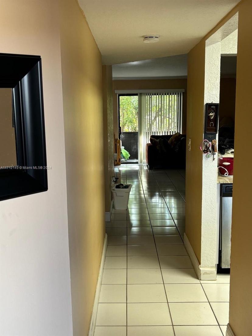 Picture of 852 NE 209Th St # 102, Miami FL 33179