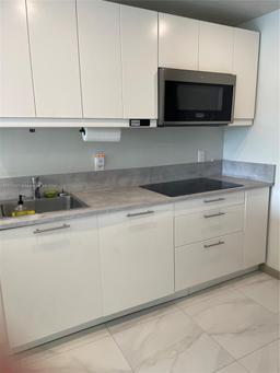 Picture of 6902 N Kendall Dr # E401, Pinecrest, FL 33156