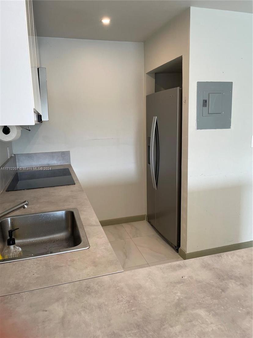 Picture of 6902 N Kendall Dr # E401, Pinecrest FL 33156