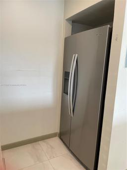Picture of 6902 N Kendall Dr # E401, Pinecrest, FL 33156