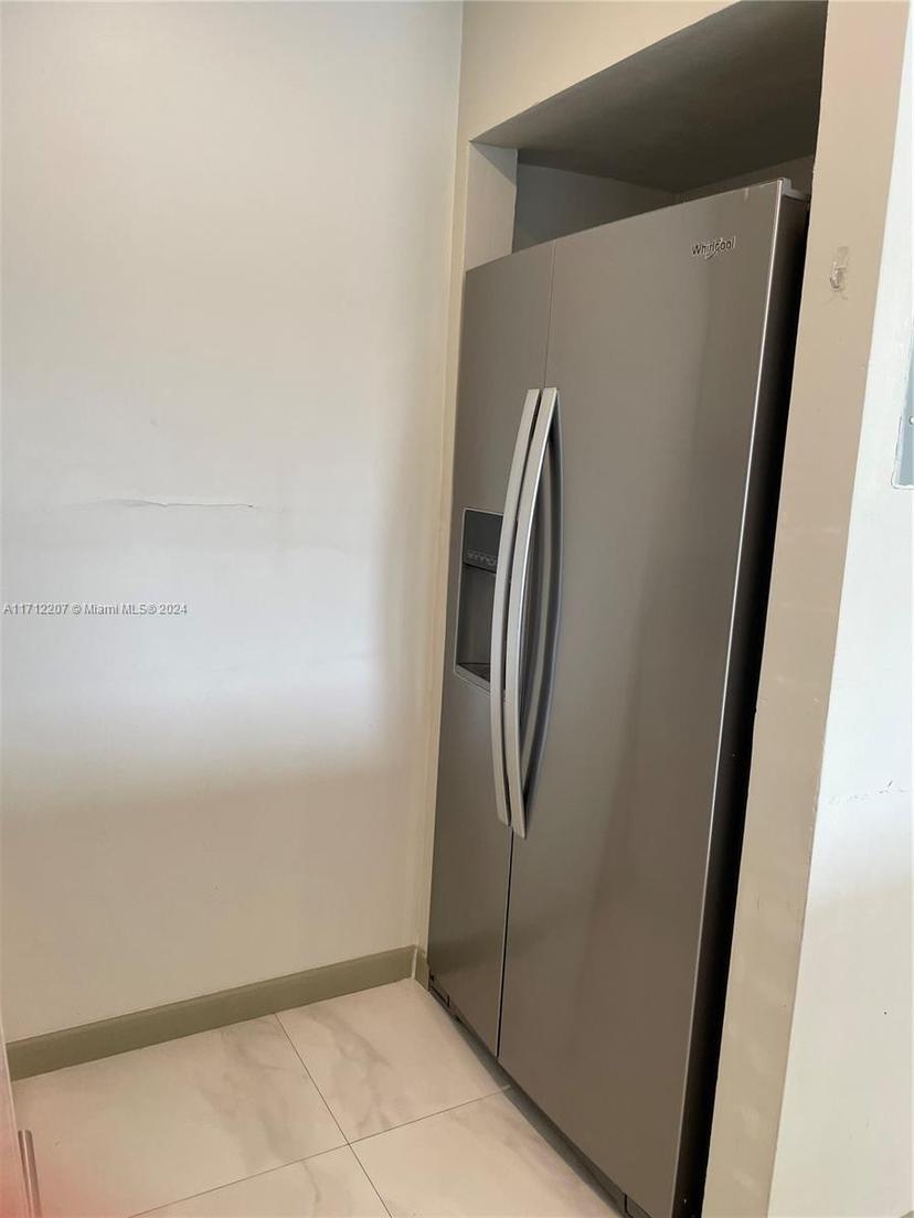Picture of 6902 N Kendall Dr # E401, Pinecrest FL 33156