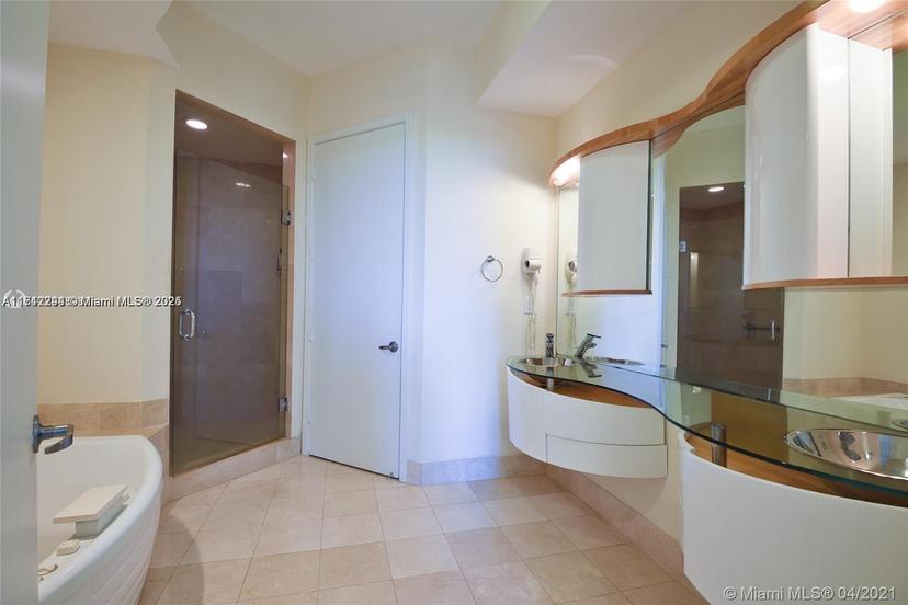 Picture of 18101 Collins Ave # 606, Sunny Isles Beach FL 33160