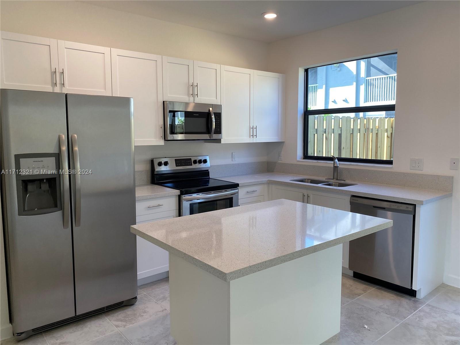 Picture of 320 NE 208Th Ter # 0, Miami, FL 33179