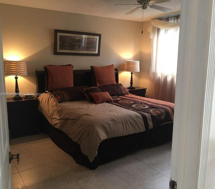 Picture of 311 S Hollybrook Dr # 202, Pembroke Pines FL 33025