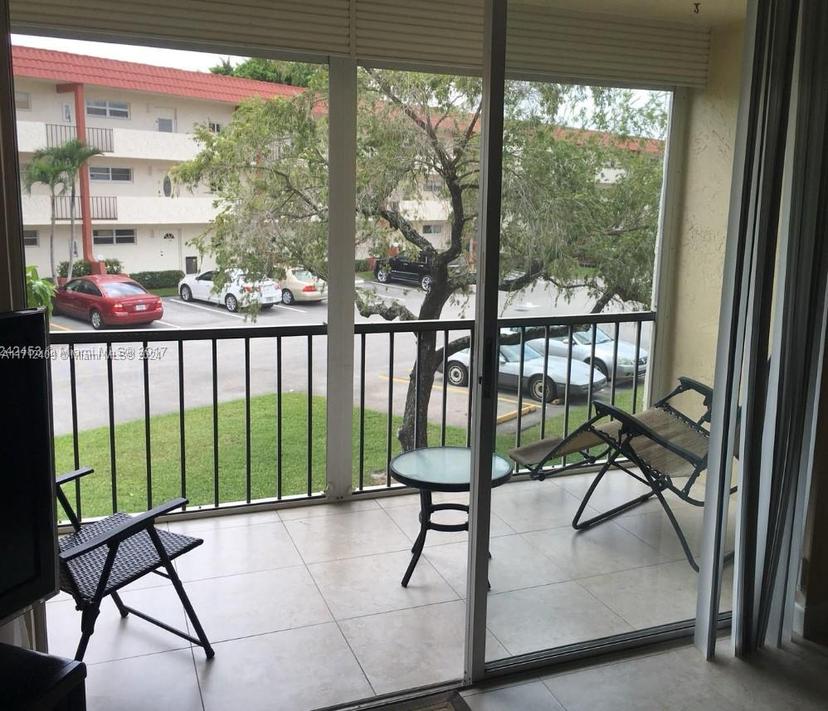 Picture of 311 S Hollybrook Dr # 202, Pembroke Pines FL 33025