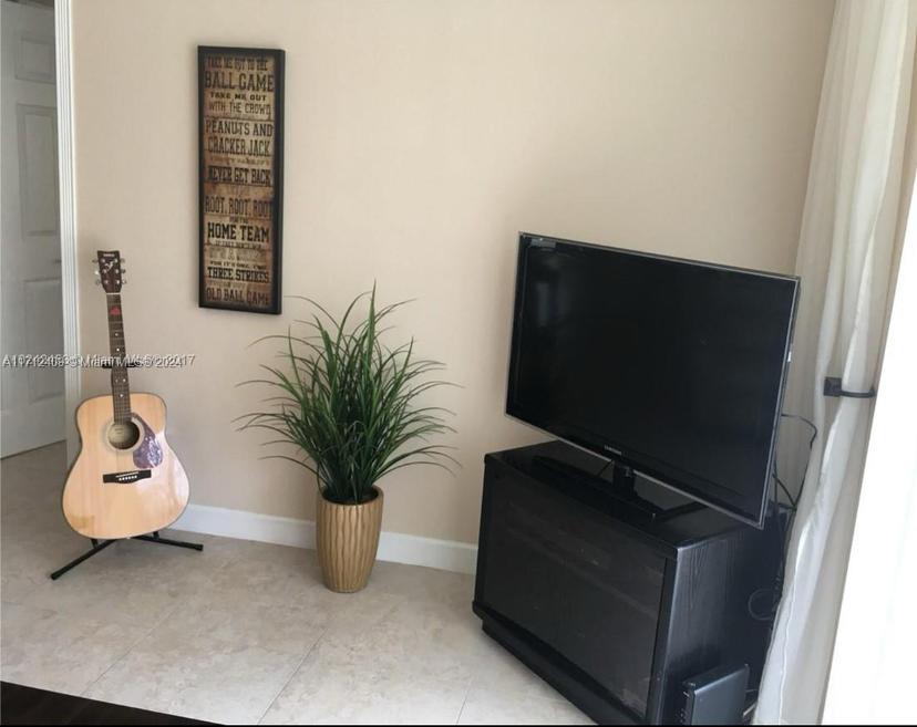 Picture of 311 S Hollybrook Dr # 202, Pembroke Pines FL 33025