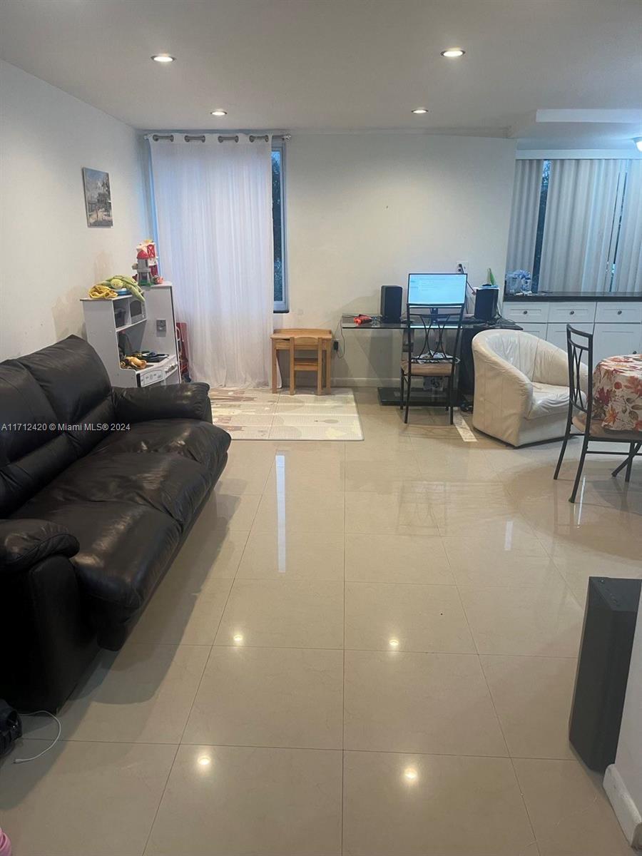 Picture of 250 180Th Dr # 104, Sunny Isles Beach, FL 33160