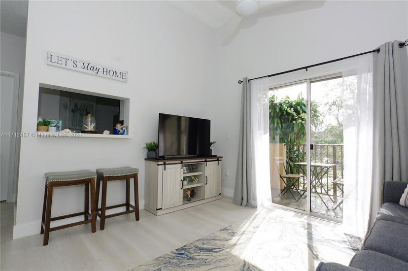 Picture of 1761 NW 96Th Ter # 3D, Pembroke Pines FL 33024
