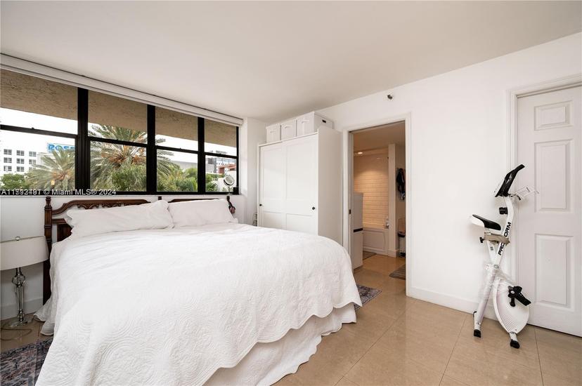 Picture of 1621 Collins Ave # 302, Miami Beach FL 33139