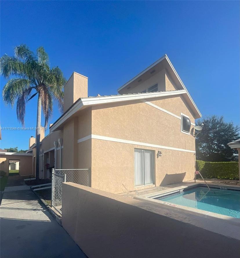 Picture of 4075 Coral Springs Dr # 5, Coral Springs FL 33065