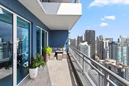 Picture of 60 SW 13Th St # 4606, Miami, FL 33130