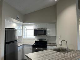 Picture of 3430 Pinewalk Dr N # 622, Margate, FL 33063