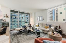 Picture of 55 SE 6Th St # 3407, Miami, FL 33131