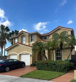 Picture of 11179 NW 80 Ln, Doral, FL 33178