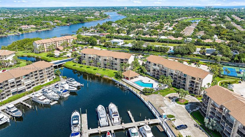 Picture of 1001 Seafarer Cir # 104, Jupiter FL 33477