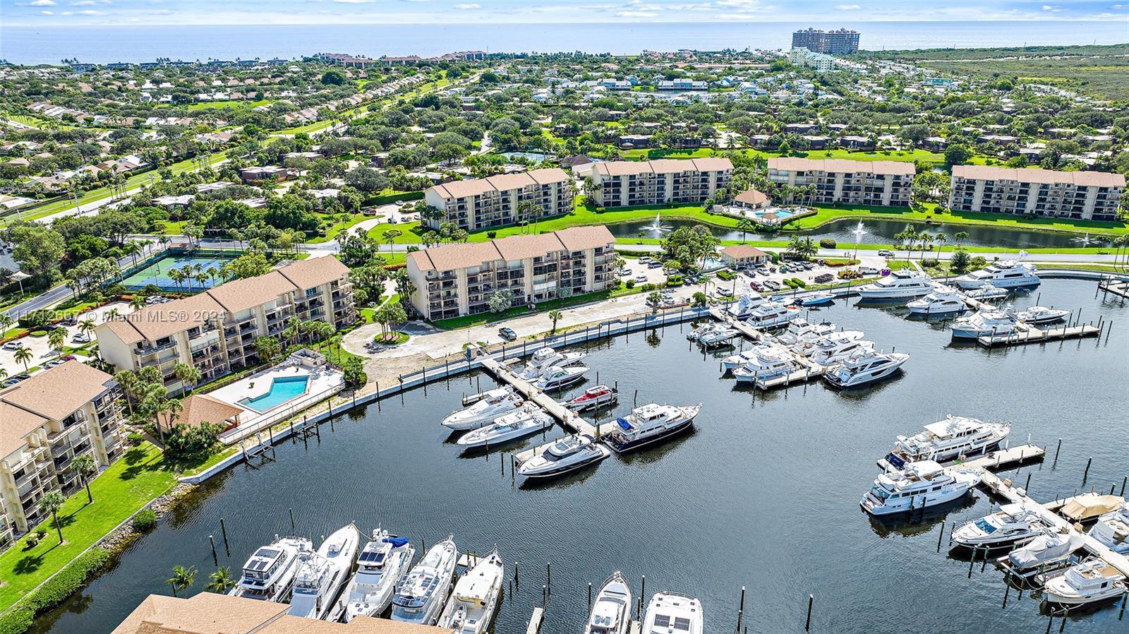 Picture of 1001 Seafarer Cir # 104, Jupiter, FL 33477