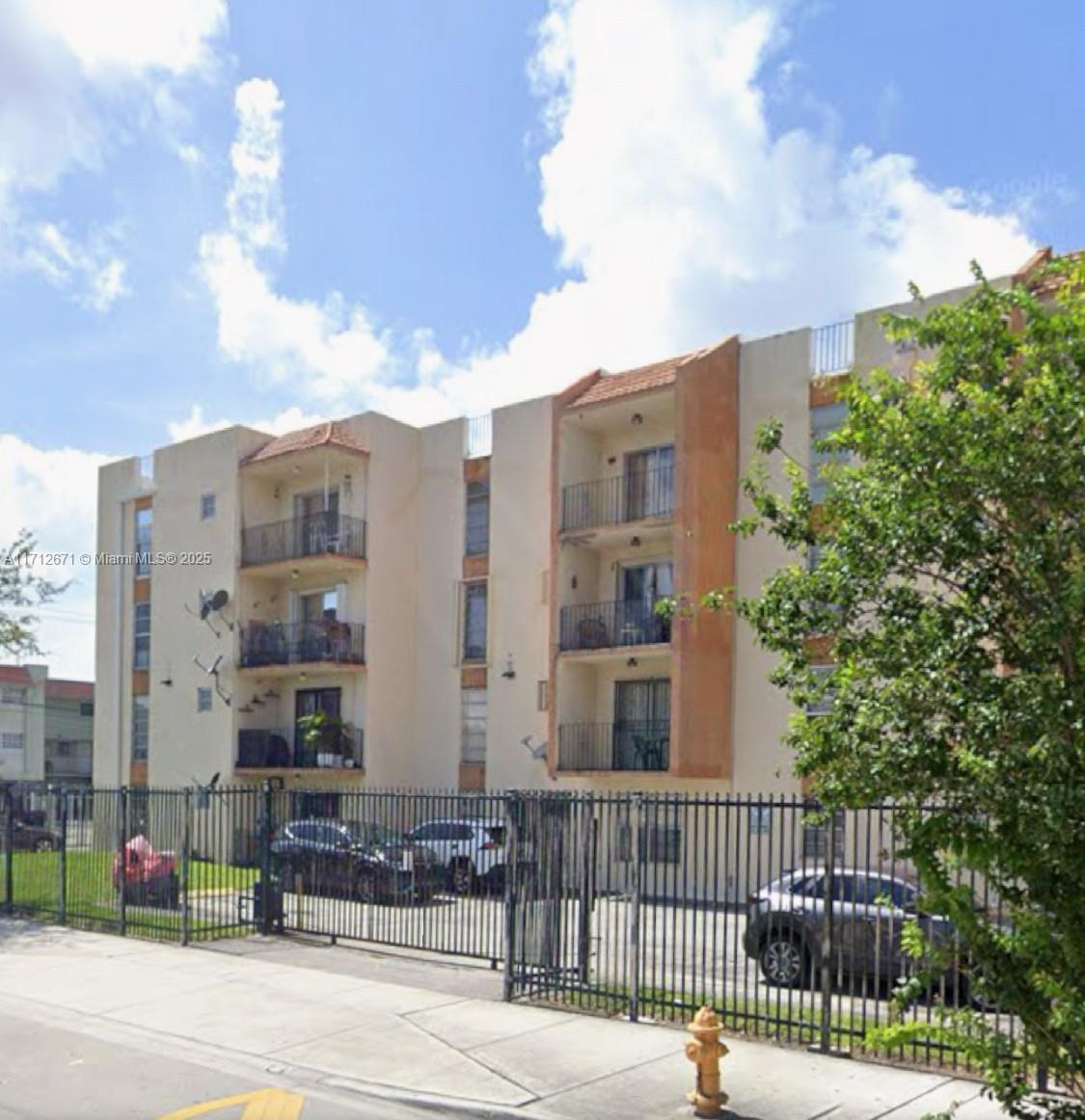 Picture of 1051 SW 1St St # 303, Miami, FL 33130