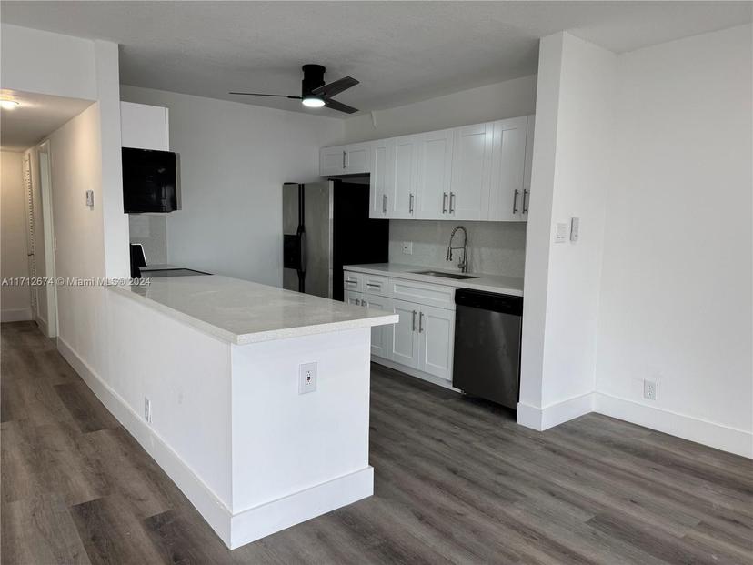 Picture of 630 Layne Blvd # 211, Hallandale Beach FL 33009