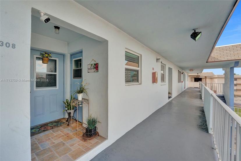 Picture of 1400 Tallwood Ave # 308, Hollywood FL 33021