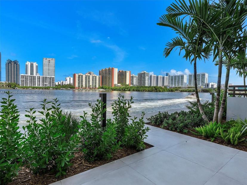 Picture of 4014 NE 167 St, North Miami Beach FL 33160