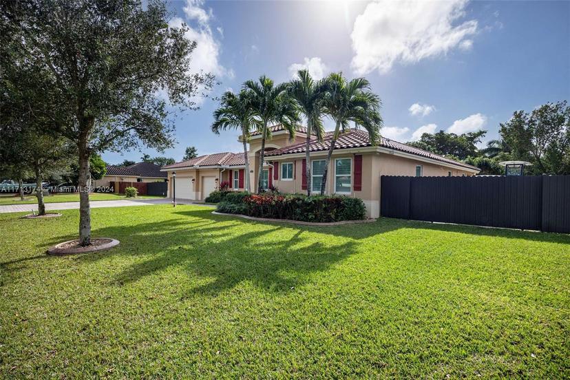 Picture of 1528 NW 21St St, Homestead FL 33030