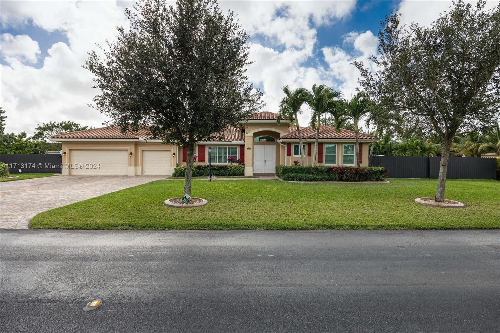 Picture of 1528 NW 21St St, Homestead, FL 33030