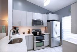 Picture of 3092 S Oakland Forest Dr # 1805, Oakland Park, FL 33309