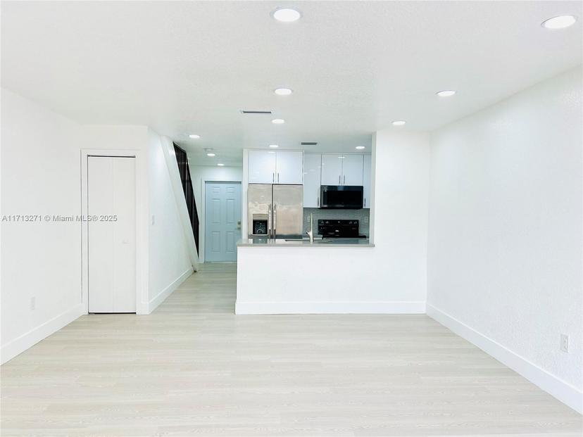 Picture of 3639 W 11Th Ave # 10, Hialeah FL 33012