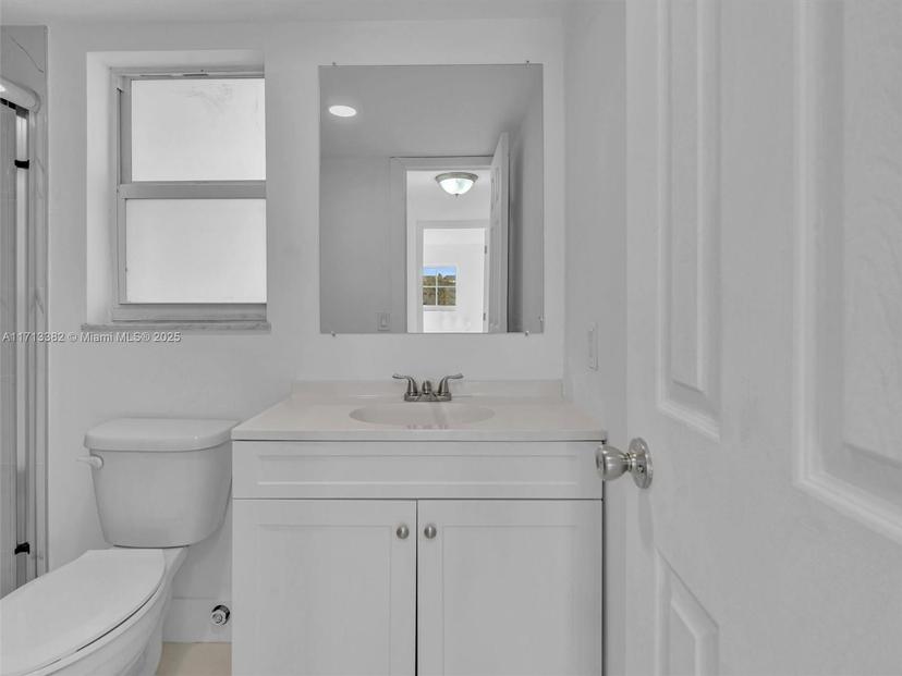 Picture of 2900 W Sunrise Lakes Dr # 104, Sunrise FL 33322