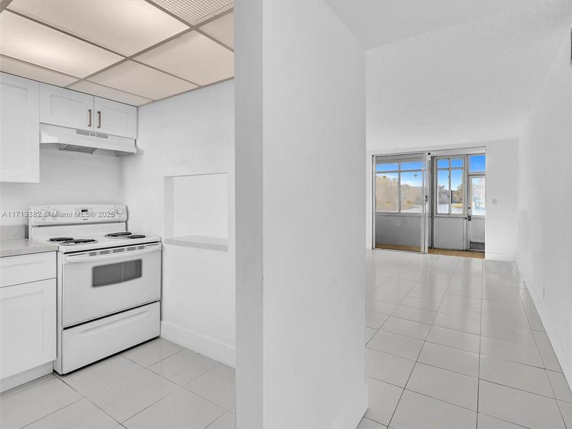 Picture of 2900 W Sunrise Lakes Dr # 104, Sunrise FL 33322