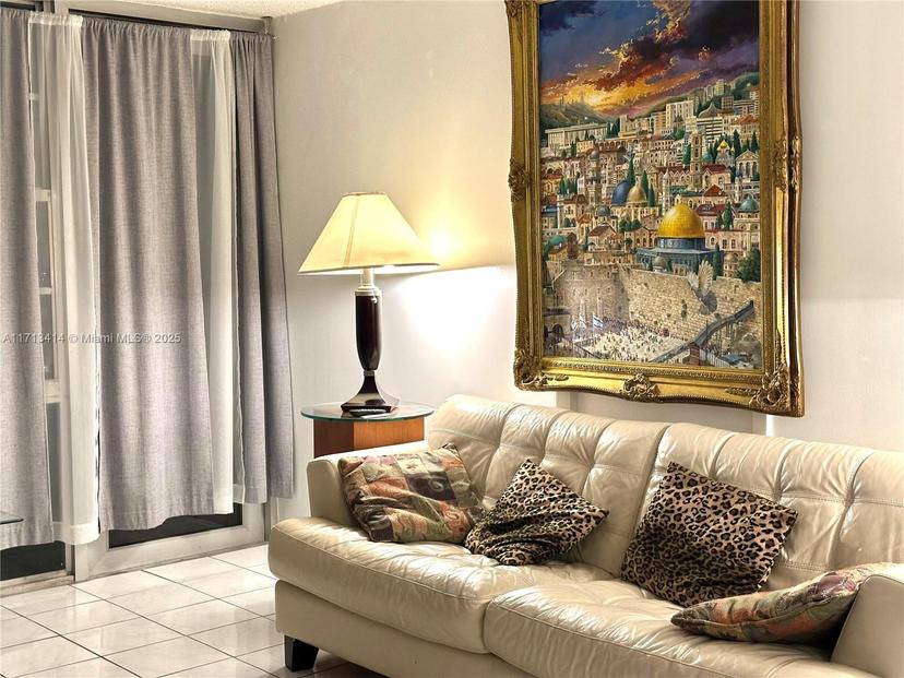 Picture of 301 174 # 2208, Sunny Isles Beach FL 33160