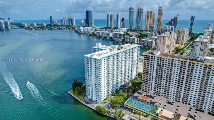 Picture of 301 174 # 2208, Sunny Isles Beach FL 33160