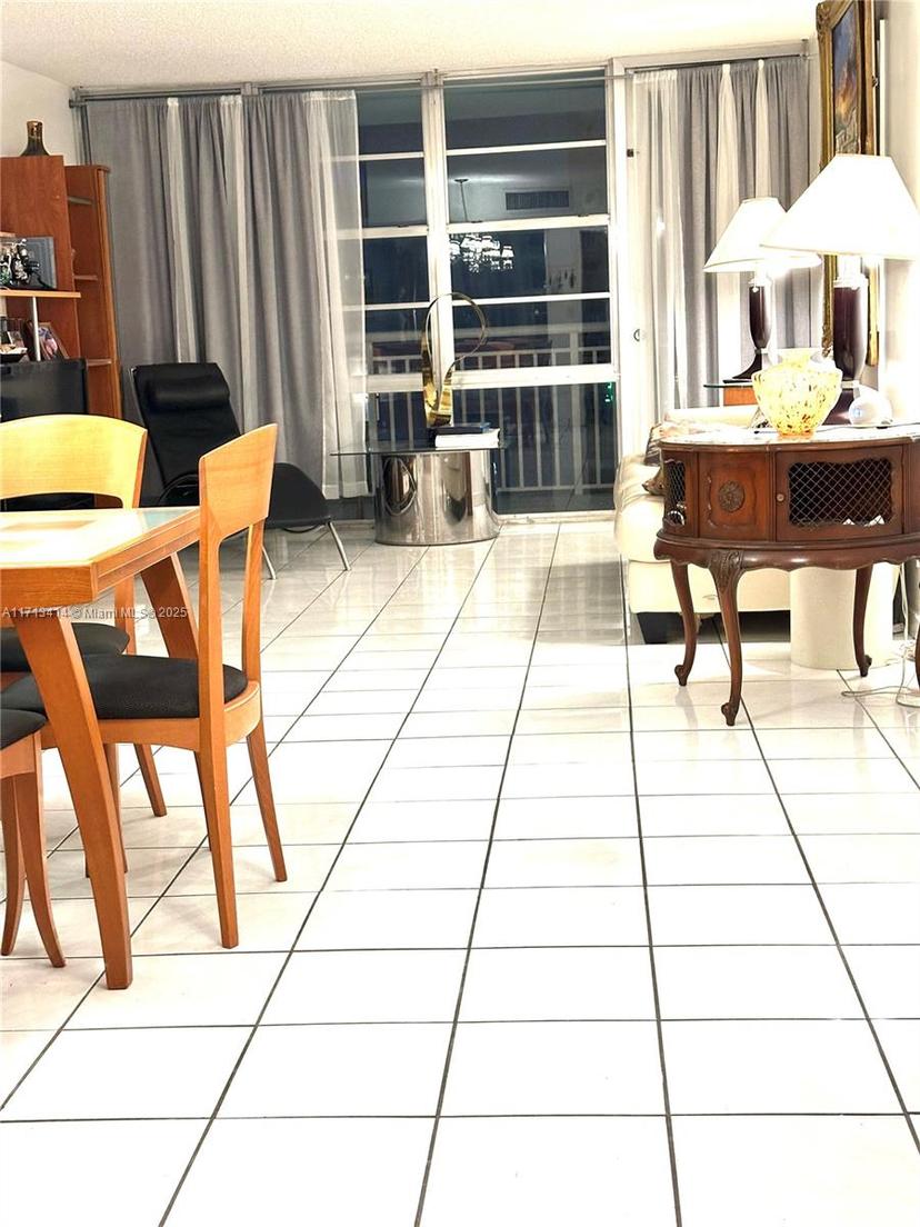 Picture of 301 174 # 2208, Sunny Isles Beach FL 33160