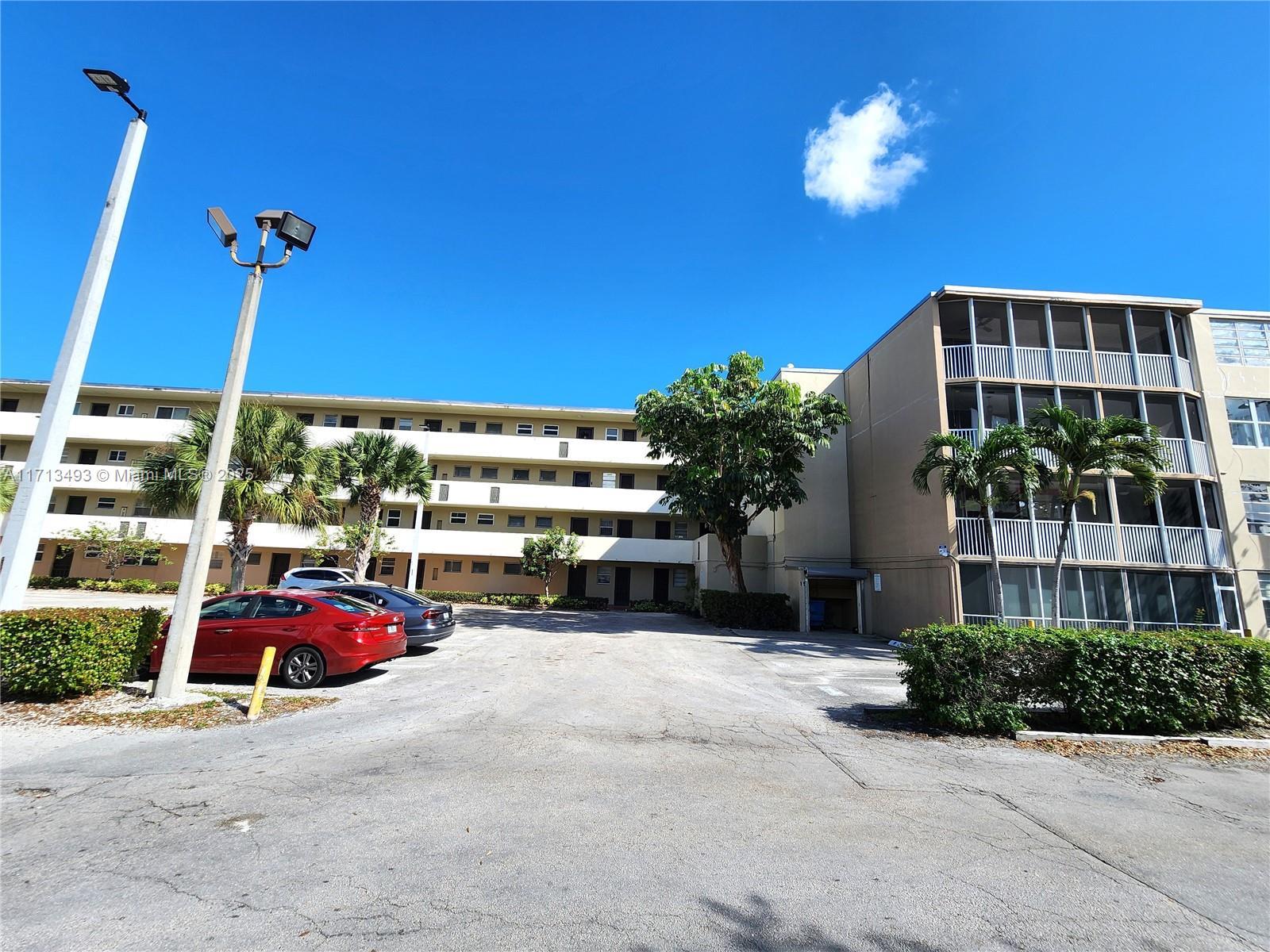 Picture of 1690 NE 191St St # 1, Miami, FL 33179