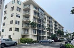 Picture of 1750 NE 115Th St # 407, Miami, FL 33181