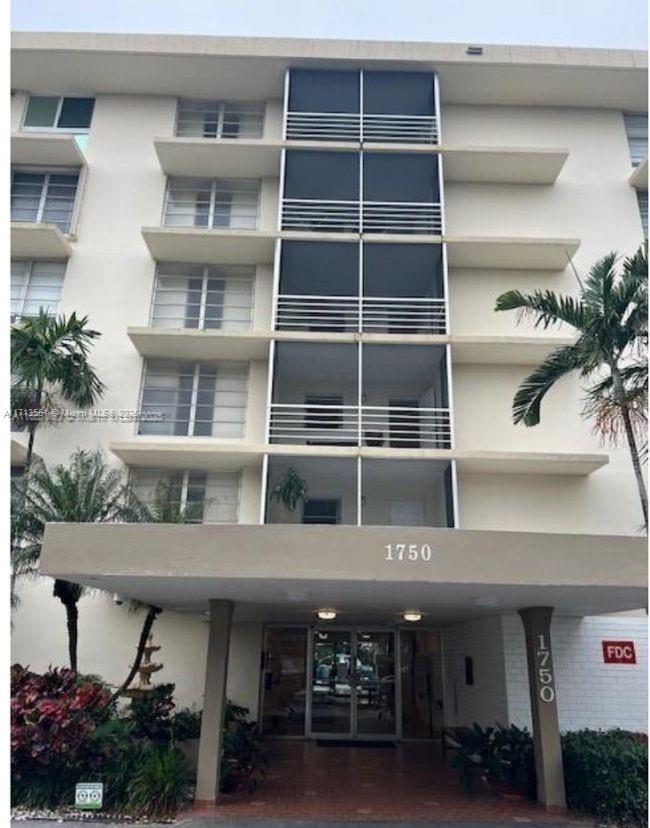 Picture of 1750 NE 115Th St # 407, Miami FL 33181