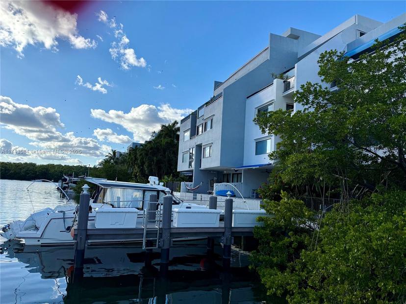 Picture of 406 Poinciana Dr # 1725, Sunny Isles Beach FL 33160