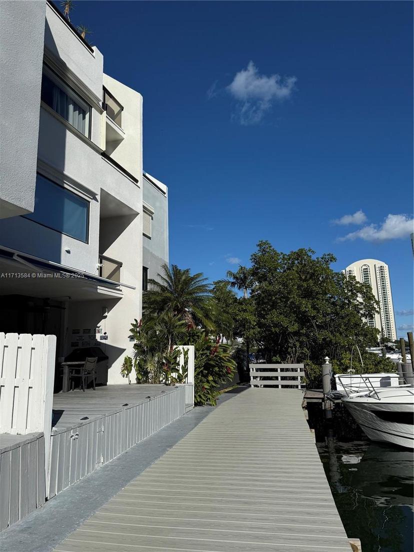 Picture of 406 Poinciana Dr # 1725, Sunny Isles Beach FL 33160