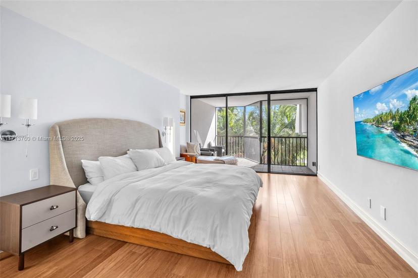 Picture of 20353 W Country Club Dr, Aventura FL 33180