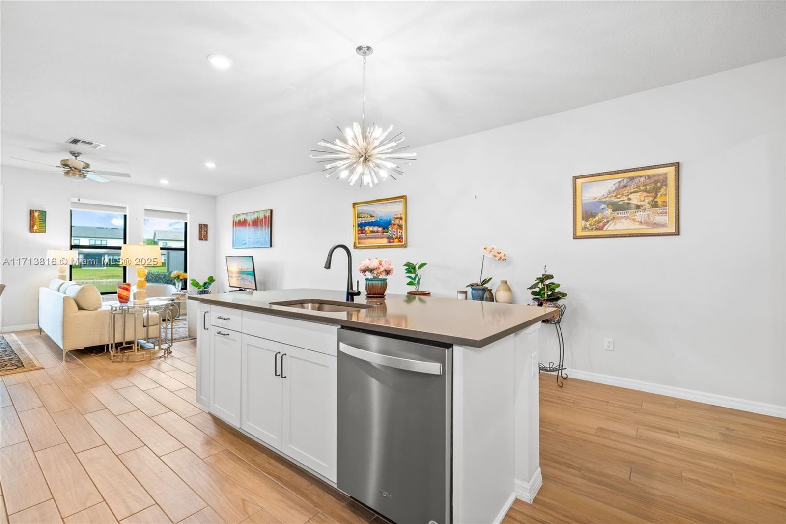 Picture of 2281 Appleton Circle S # 2281, Oakland Park, FL 33309