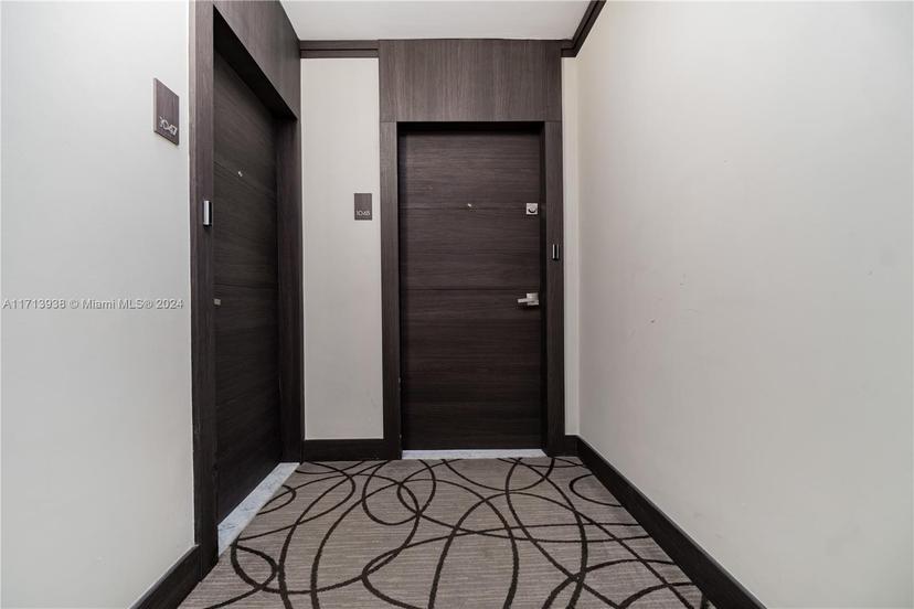 Picture of 20515 E Country Club Dr # 1048, Aventura FL 33180