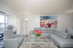 Picture of 8861 Sunrise Lakes Blvd # 301, Sunrise, FL 33322