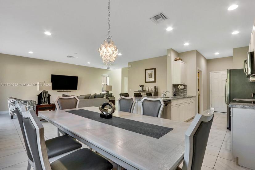 Picture of 1981 NW Cataluna Cir, Port St. Lucie FL 34986