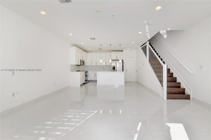 Picture of 2621 NE 212Th Ter # 206, Miami FL 33180